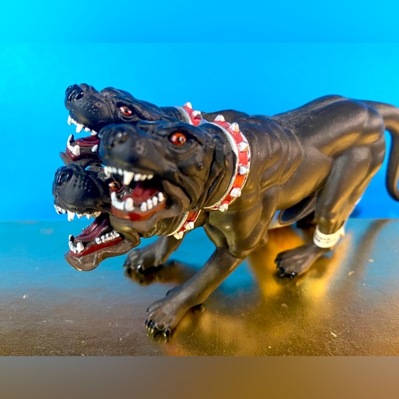 H11 CERBERUS NWT PAPO CERBERUS 3 HEADED DOG FANTASY MYTHOLOGICAL CREATURE 6.5” - Picture 3 of 12